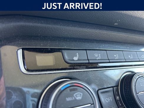 Used 2020 Volkswagen Tiguan SE w/ Panoramic Sunroof Package image 21