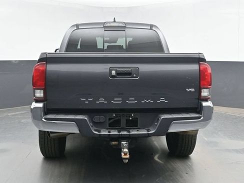 Used 2019 Toyota Tacoma TRD Off-Road AWD/4WD image 9