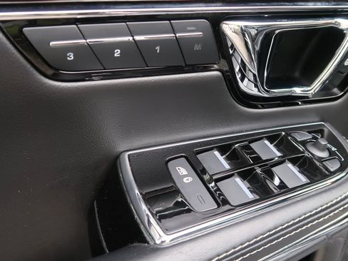 Used 2017 Jaguar XJ R-Sport image 30