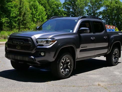 Used 2021 Toyota Tacoma TRD Off-Road w/ Blackout Package (TMS) AWD/4WD image 6