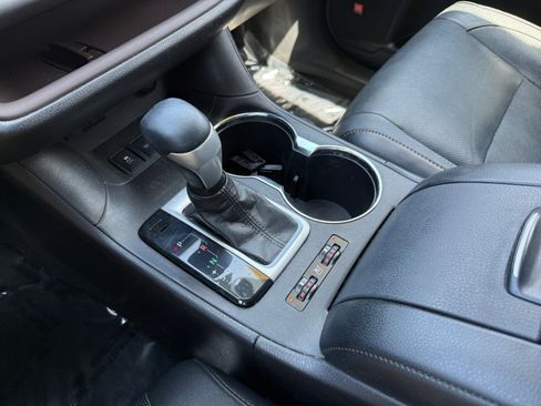 Used 2016 Toyota Highlander Limited image 13
