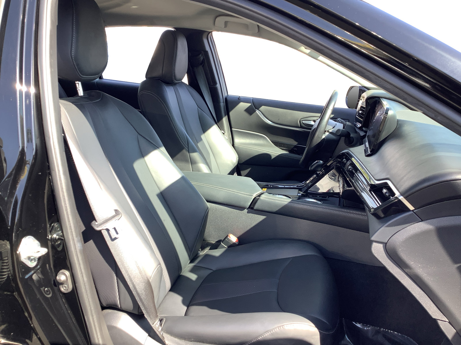Used 2024 Toyota Mirai w/ Advanced Technology Package RWD image 15