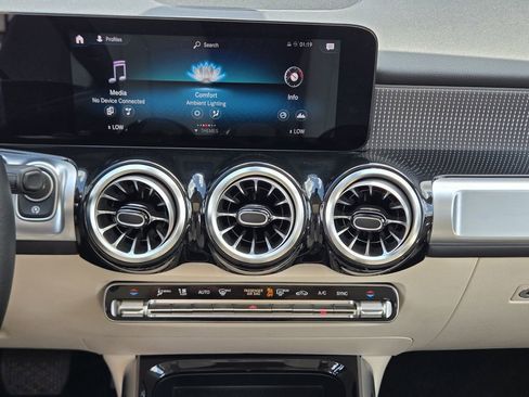 Used 2022 Mercedes-Benz GLB 250 w/ Premium Package Lite image 22