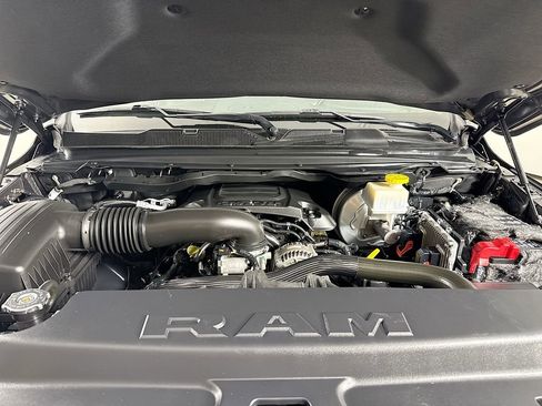 Used 2019 RAM 1500 Laramie AWD/4WD image 31