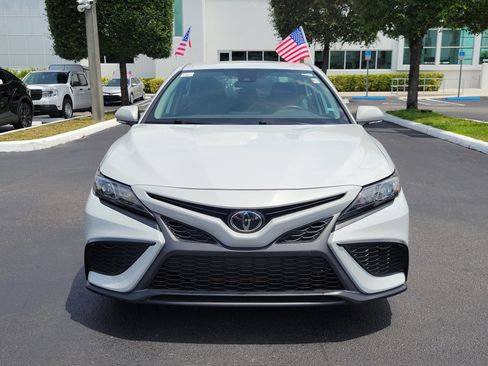 Used 2023 Toyota Camry SE FWD image 4