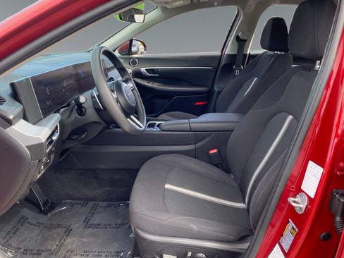 Used 2025 Hyundai Sonata SEL FWD image 9