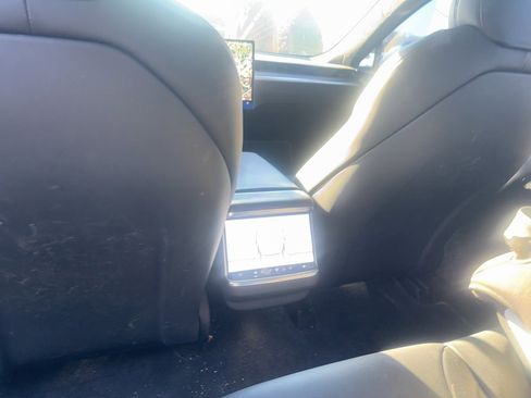 Used 2023 Tesla Model S Standard Range image 7