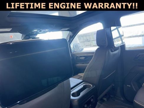 New 2026 Chevrolet Suburban Premier image 28