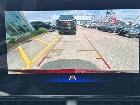Used 2025 Chevrolet Trax LT FWD image 26