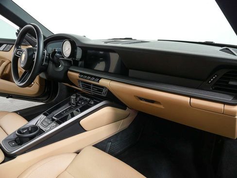 Certified 2021 Porsche 911 Carrera 4 image 20