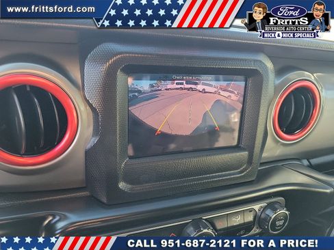 Used 2020 Jeep Wrangler Unlimited Sahara image 10