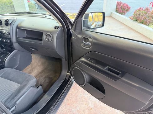 Used 2016 Jeep Patriot Sport w/ Power Value Group image 16