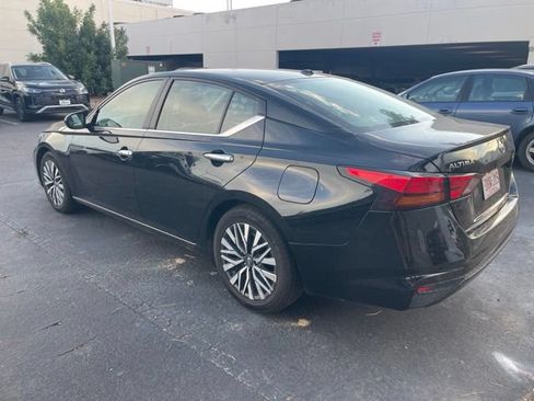 Certified 2025 Nissan Altima 2.5 SV FWD image 3