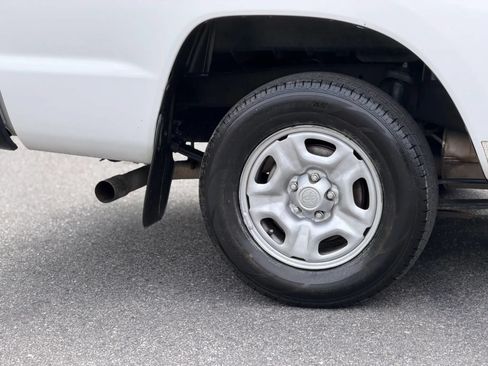 Used 2014 Toyota Tacoma 2WD Regular Cab image 7