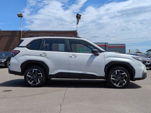 Used 2025 Subaru Forester AWD/4WD image 3
