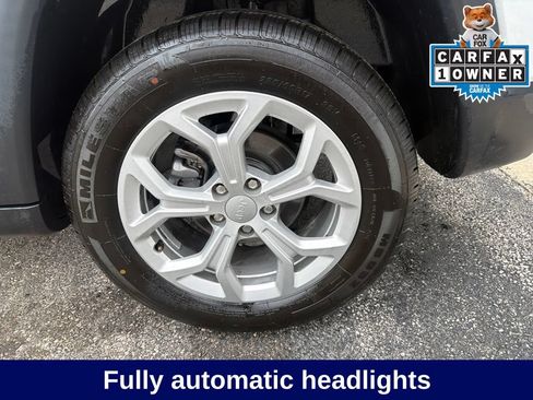 Used 2024 Jeep Compass Latitude AWD/4WD image 15