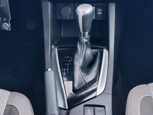 Used 2018 Toyota Corolla LE image 14