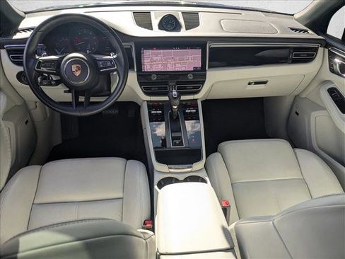 Used 2024 Porsche Macan image 19