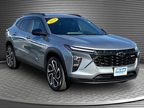 Used 2024 Chevrolet Trax RS w/ Driver Confidence Package FWD image 1