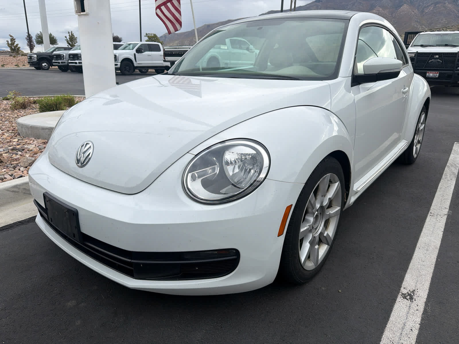 Used 2015 Volkswagen Beetle 1.8T FWD image 1