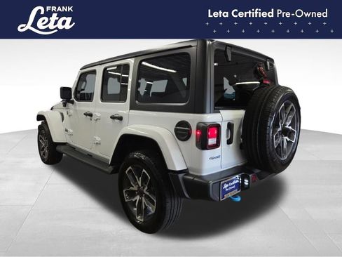 Used 2024 Jeep Wrangler Unlimited w/ Convenience Group AWD/4WD image 4
