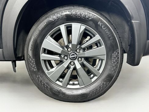 Used 2024 Nissan Pathfinder S image 11