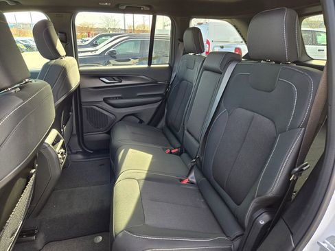New 2025 Jeep Grand Cherokee Laredo X image 28