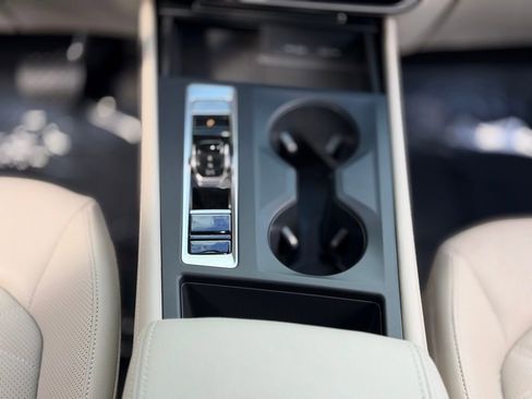 Used 2024 Volkswagen Atlas SE image 50