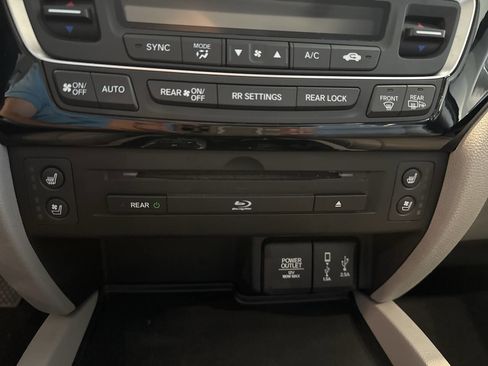 Used 2018 Honda Pilot Elite image 22