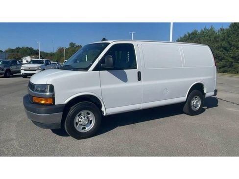 Used 2023 Chevrolet Express 2500 w/ Driver Convenience Package image 6