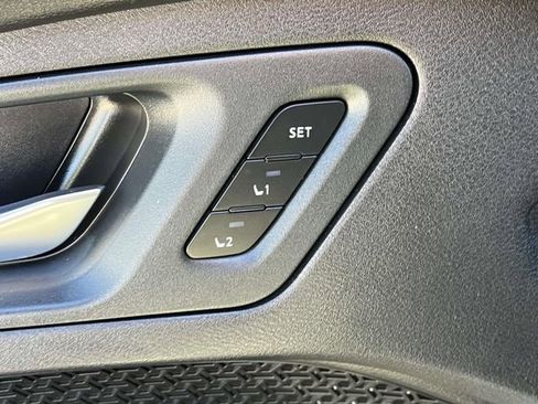 Certified 2025 Nissan Ariya FWD image 20