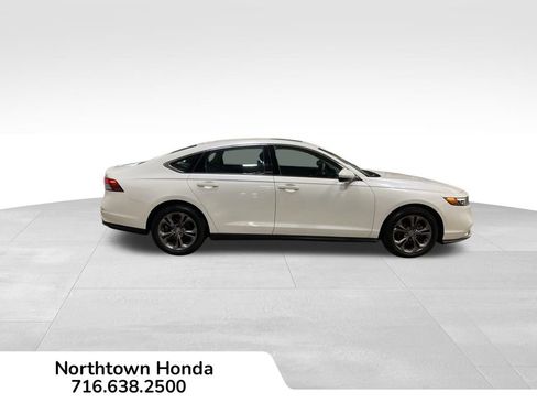 Used 2023 Honda Accord EX image 10