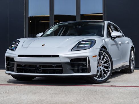 Certified 2026 Porsche Panamera RWD image 1