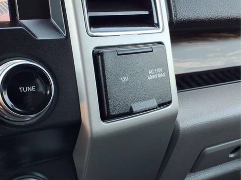 Used 2020 Ford F150 Lariat w/ Equipment Group 502A Luxury AWD/4WD image 26