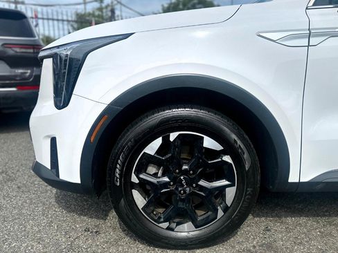 Used 2024 Kia Sorento S FWD image 7
