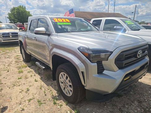 Used 2024 Toyota Tacoma SR5 w/ SR5 Upgrade Package RWD image 4