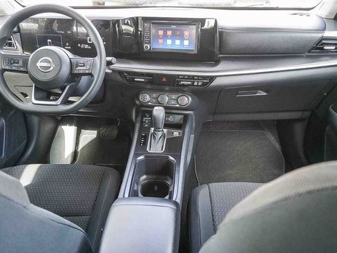 Used 2025 Nissan Kicks S FWD image 15