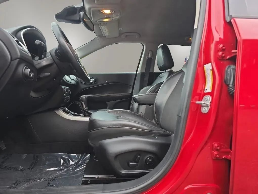 Used 2018 Jeep Compass Latitude w/ Popular Equipment Group AWD/4WD image 15