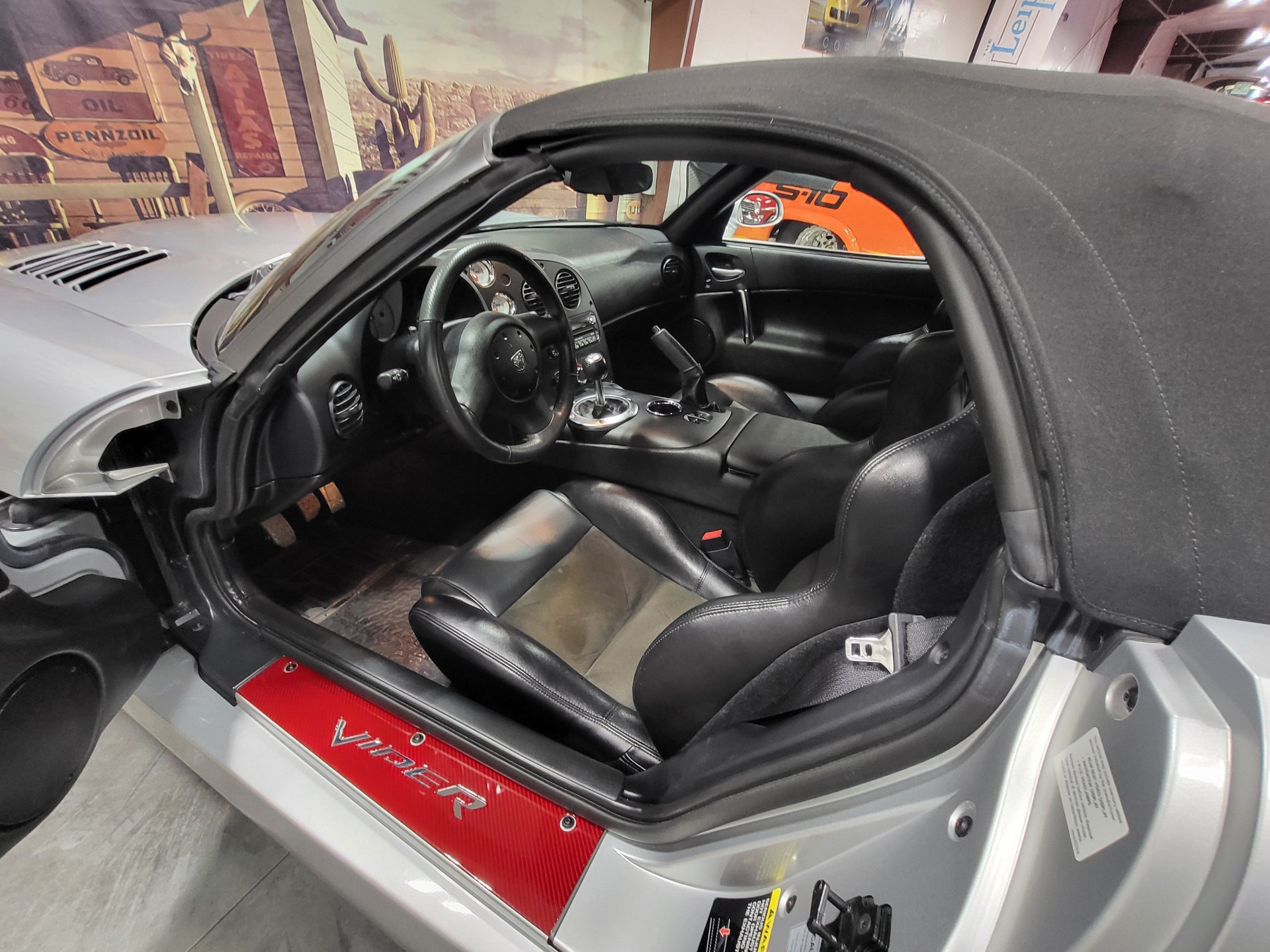 Used 2005 Dodge Viper SRT-10 RWD image 23