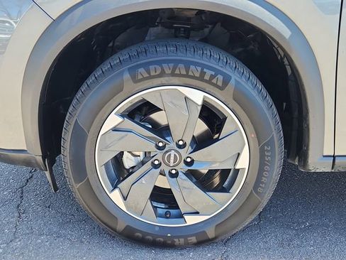 Certified 2024 Nissan Rogue SV image 16