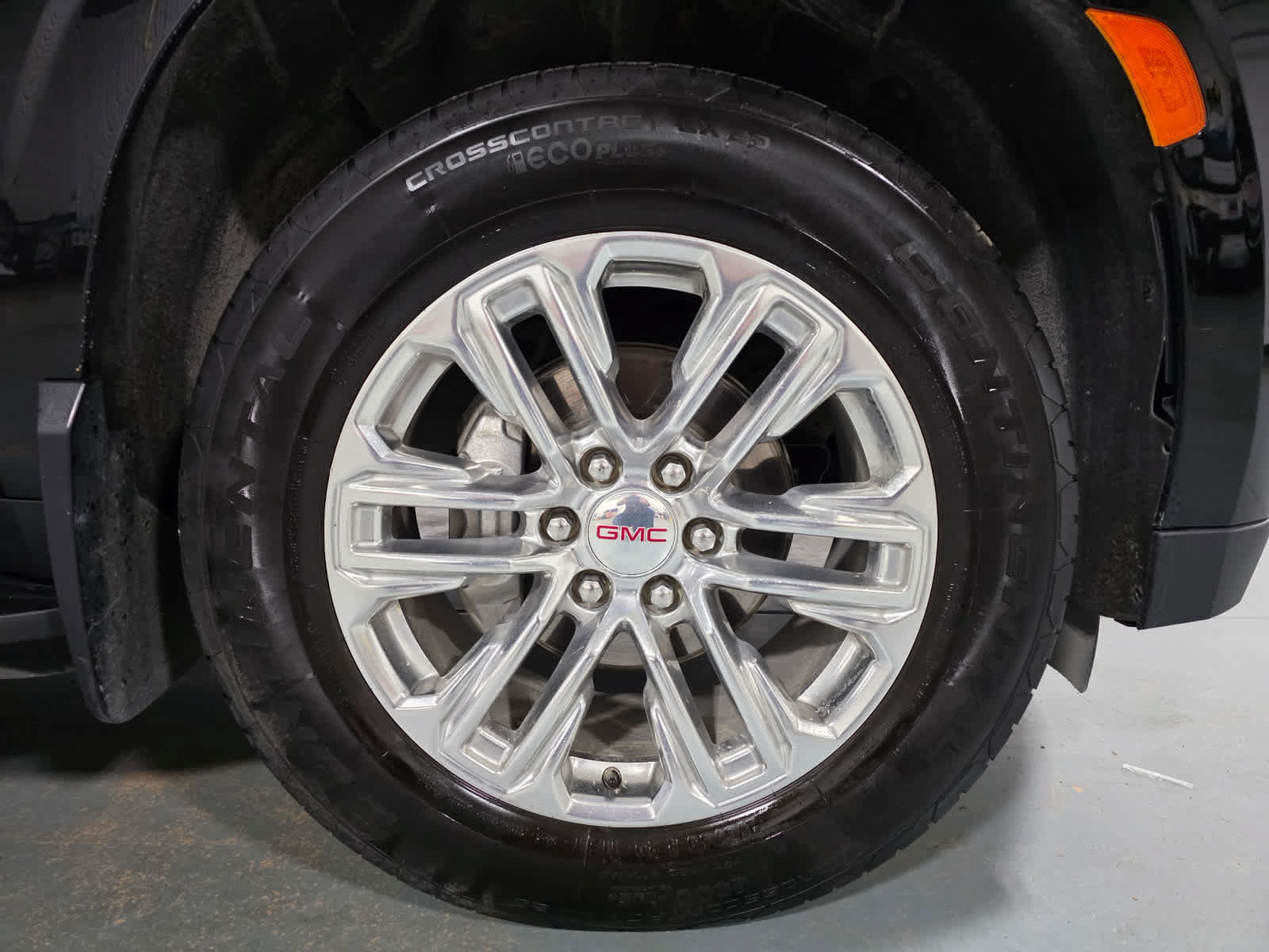 Used 2023 GMC Yukon XL SLT AWD/4WD image 8