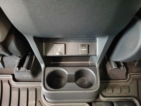 New 2026 Toyota Sienna XLE image 32