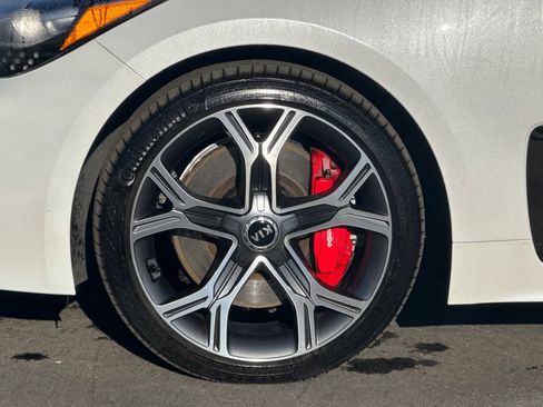 Used 2021 Kia Stinger GT1 image 12