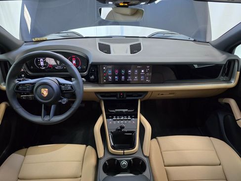 New 2025 Porsche Cayenne image 19