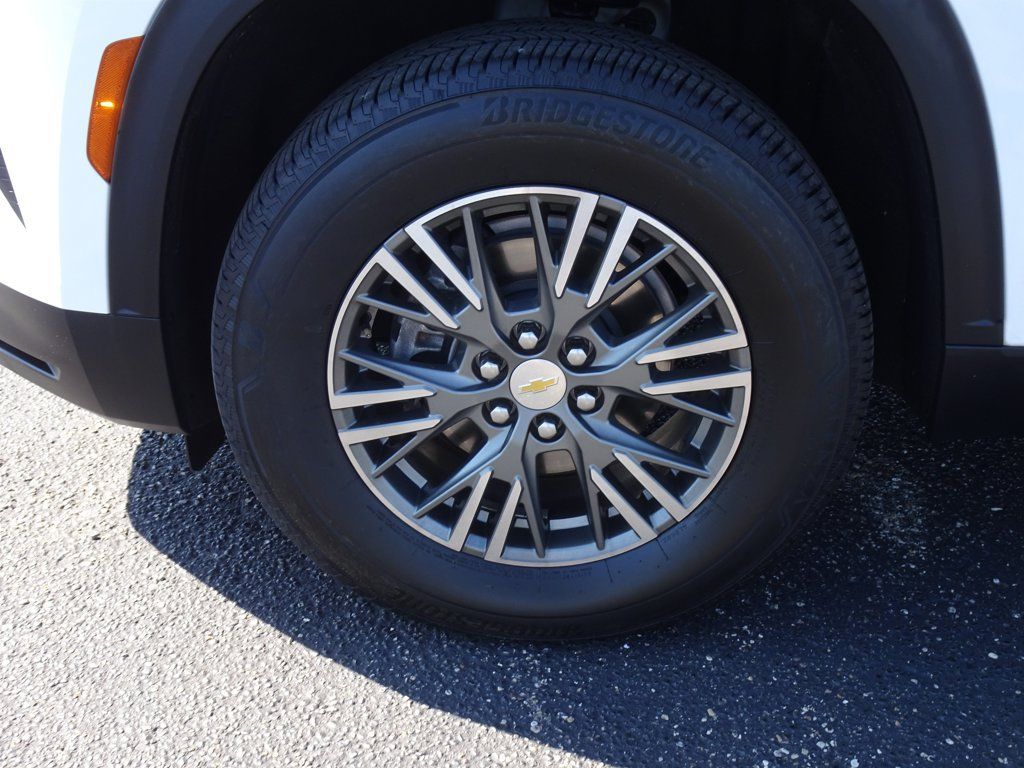 Used 2024 Chevrolet Traverse LT FWD image 26