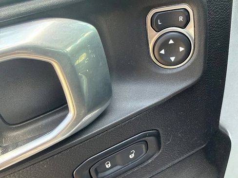 Used 2022 Jeep Wrangler Unlimited Sahara w/ Cold Weather Group AWD/4WD image 19