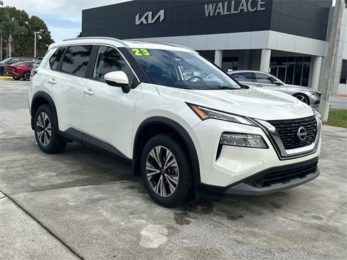 Used 2023 Nissan Rogue SV w/ SV Premium Package image 4