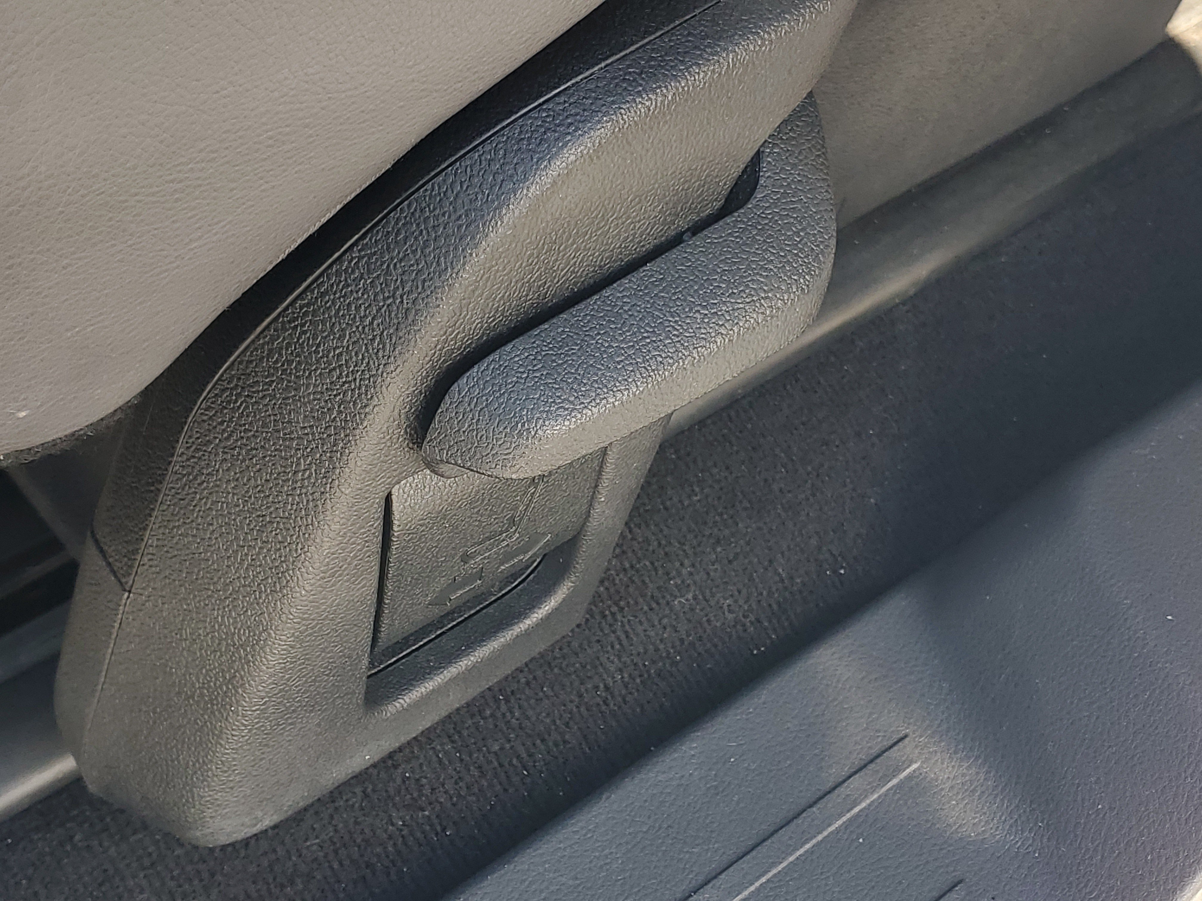 Used 2023 Toyota Sienna XSE AWD/4WD image 14