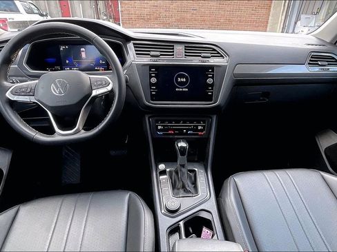 Used 2022 Volkswagen Tiguan SE image 14