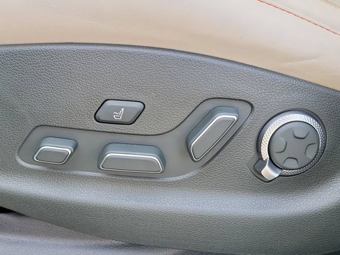Used 2025 Genesis GV80 3.5T e-SC AWD/4WD image 23